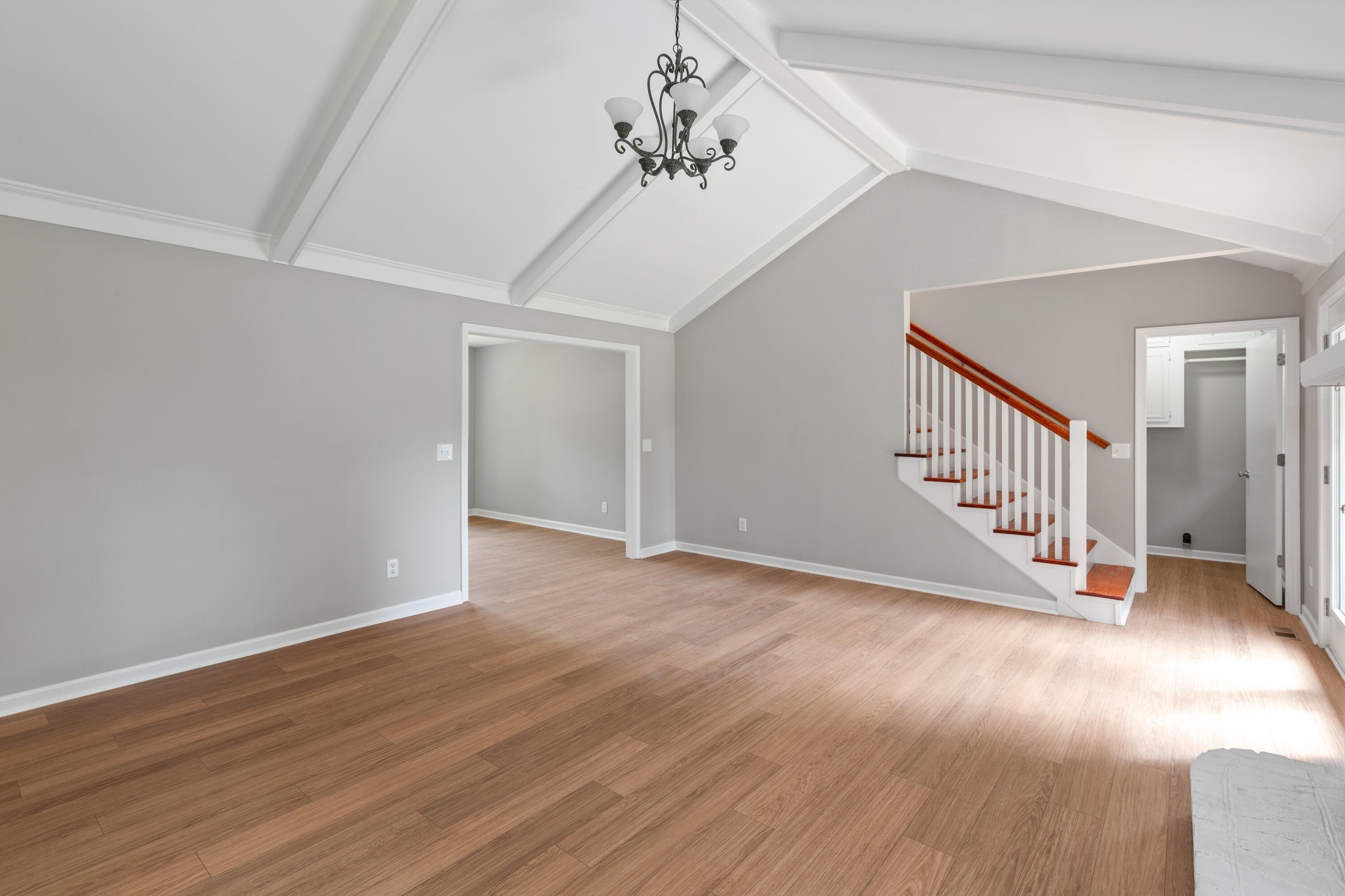 2543 Dearborne Road North Charleston, SC 29406 - Photo 14 of 42 2543 Dearborne Rd_Brett Martin Photograp