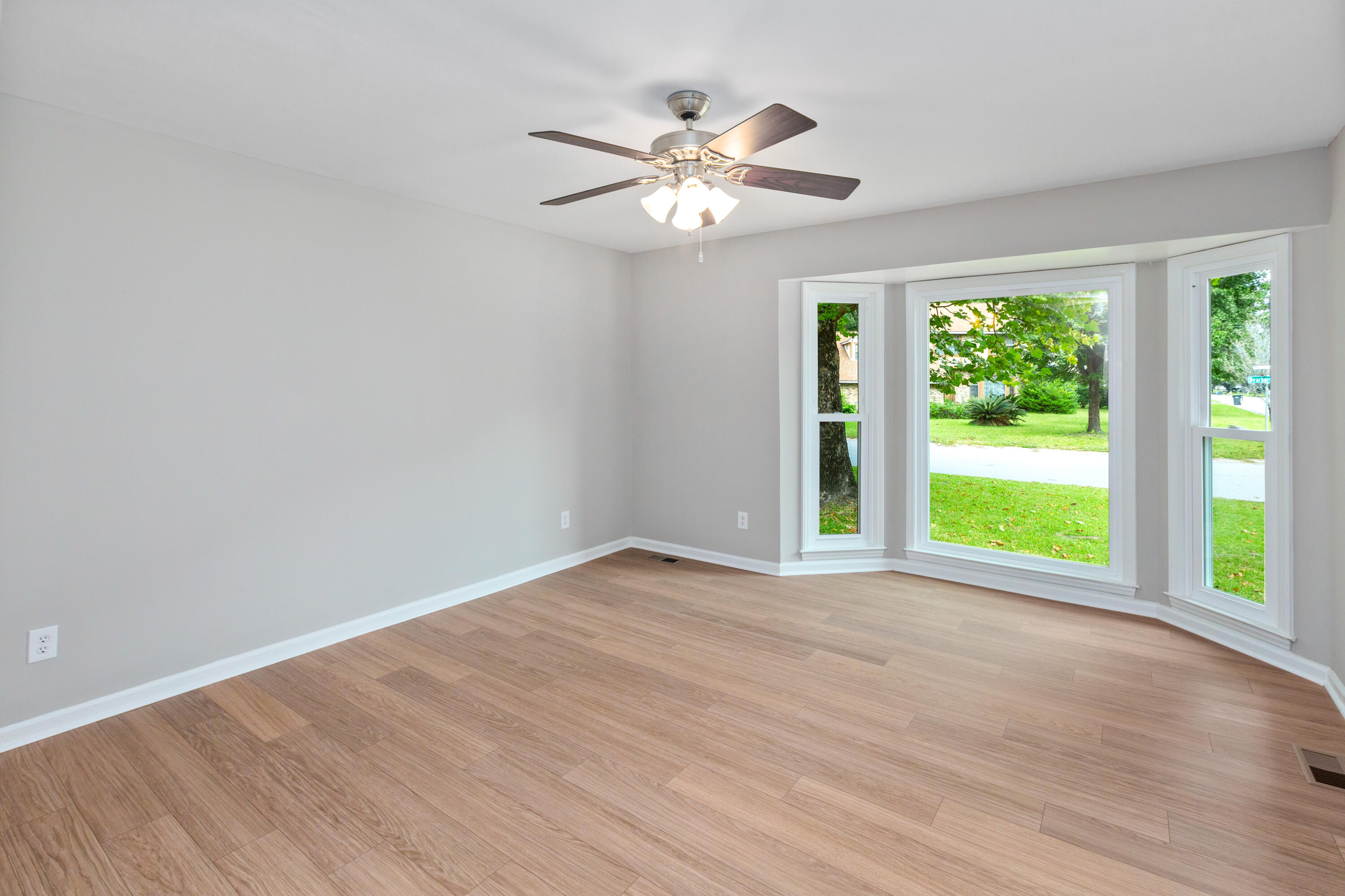 2543 Dearborne Road North Charleston, SC 29406 - Photo 15 of 42 2543 Dearborne Rd_Brett Martin Photograp