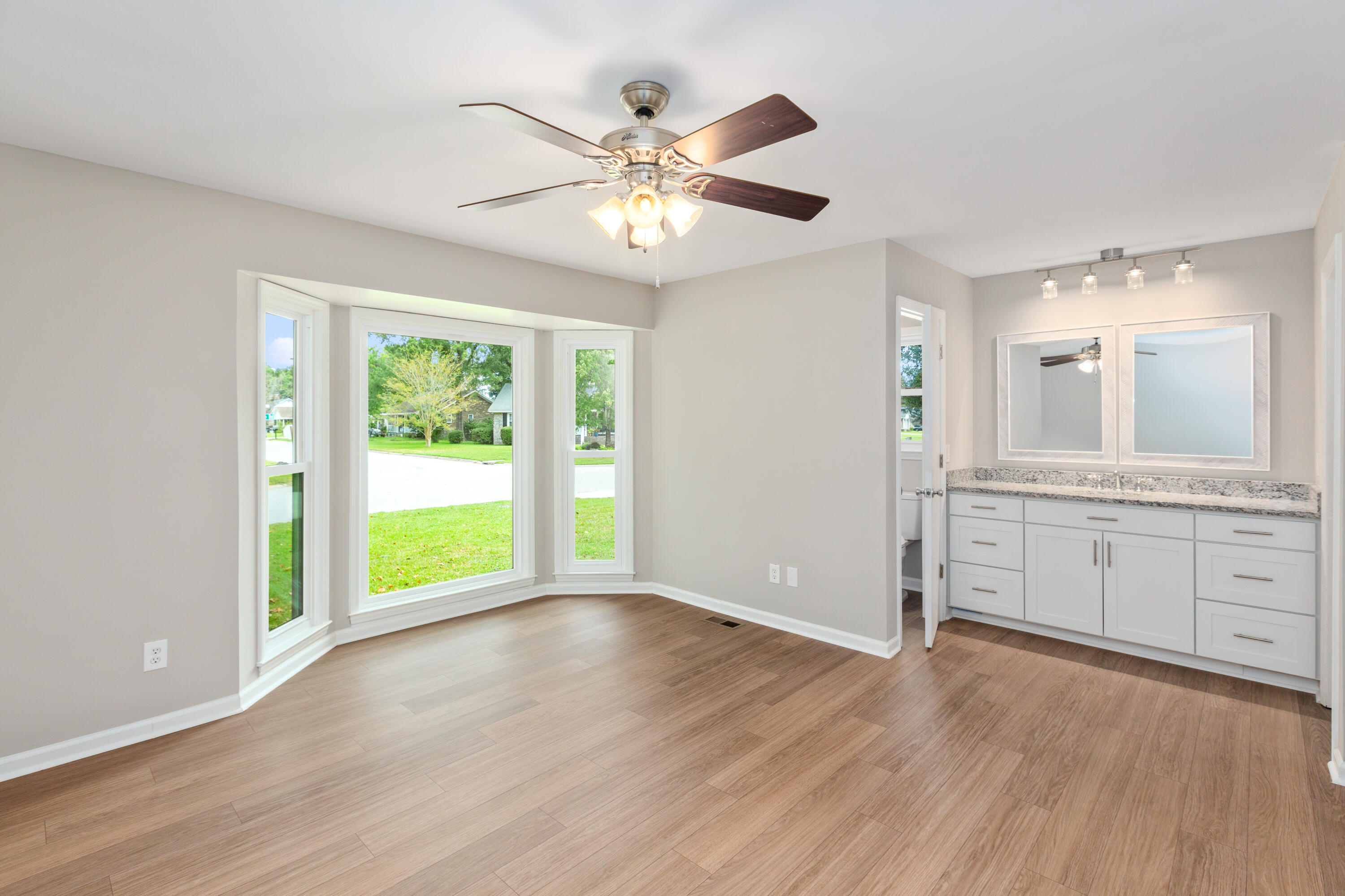 2543 Dearborne Road North Charleston, SC 29406 - Photo 16 of 42 2543 Dearborne Rd_Brett Martin Photograp