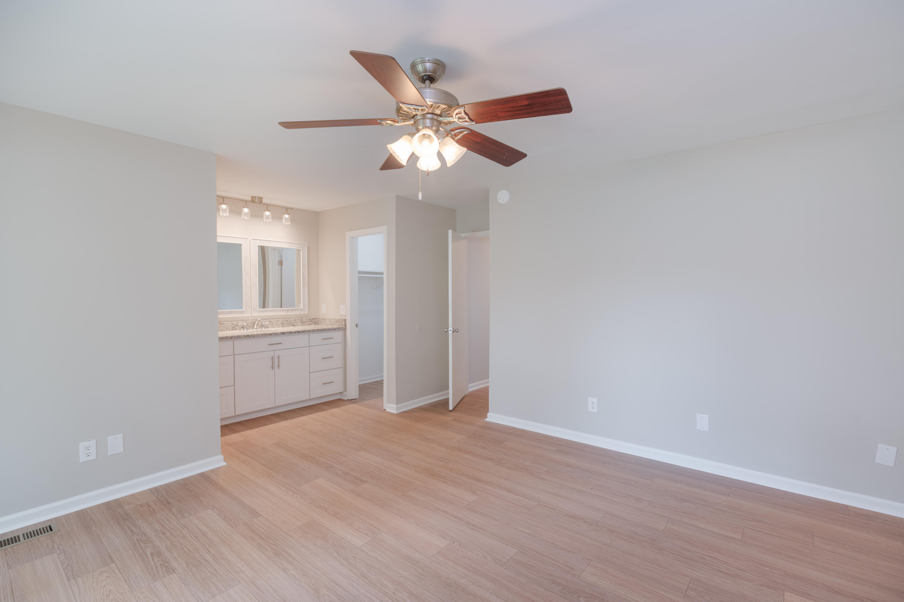 2543 Dearborne Road North Charleston, SC 29406 - Photo 17 of 42 2543 Dearborne Rd_Brett Martin Photograp