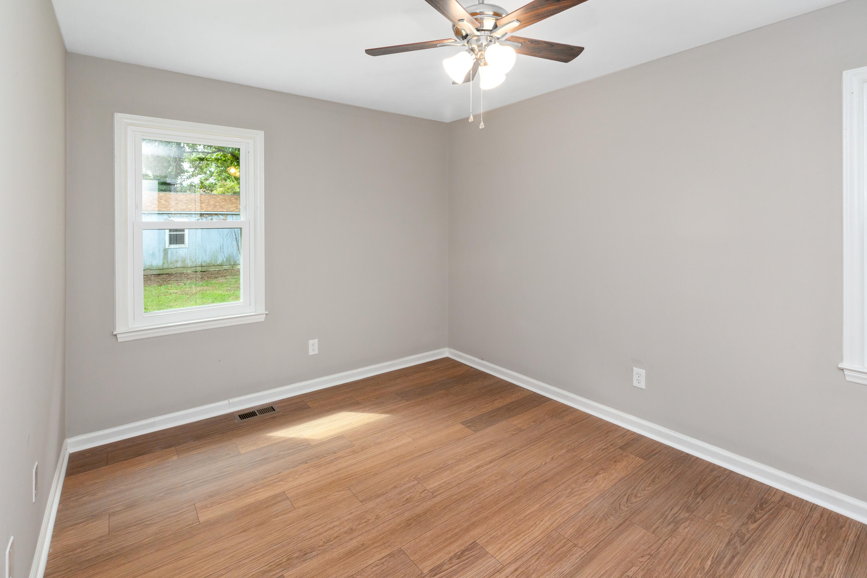 2543 Dearborne Road North Charleston, SC 29406 - Photo 22 of 42 2543 Dearborne Rd_Brett Martin Photograp