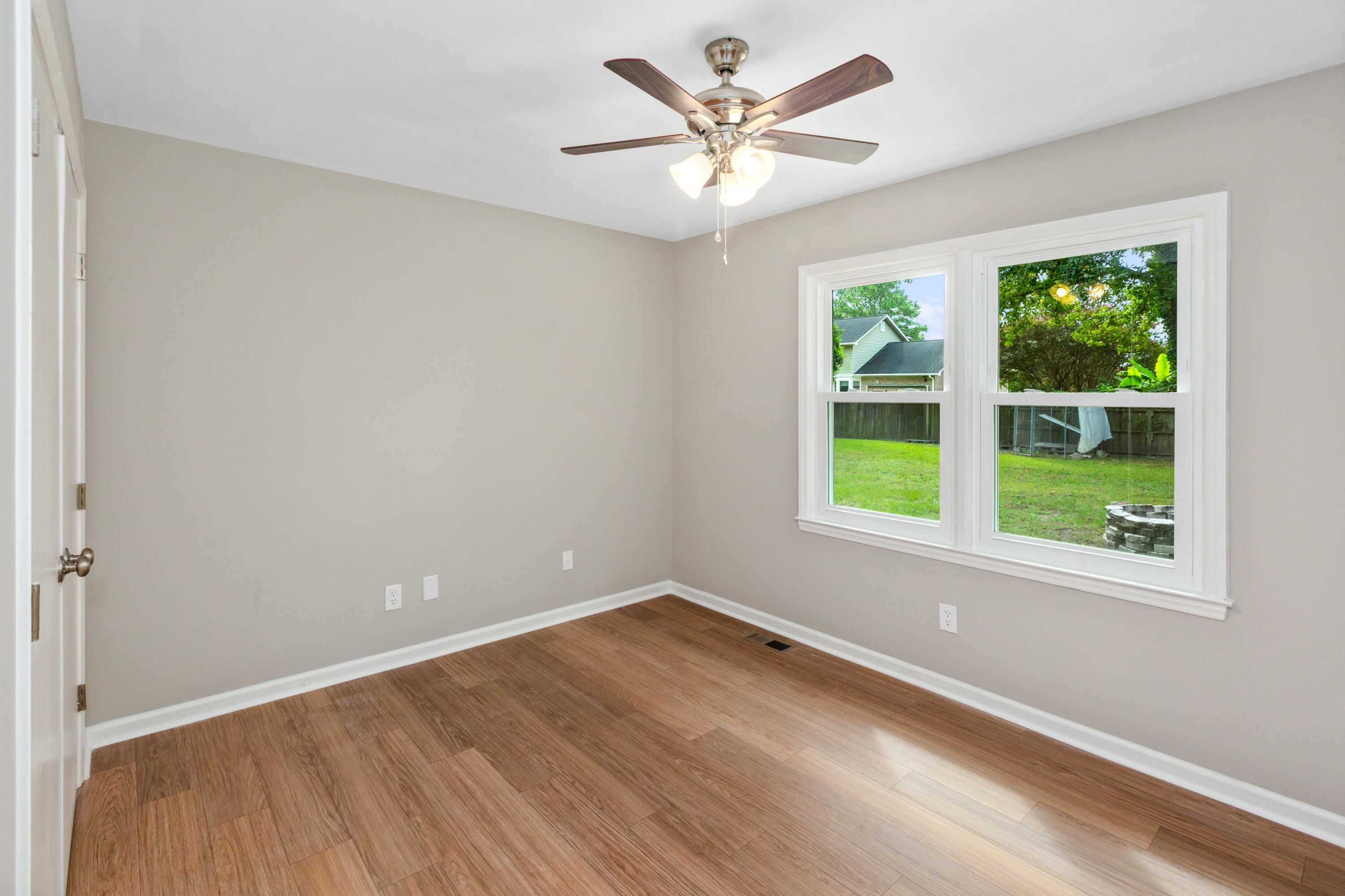 2543 Dearborne Road North Charleston, SC 29406 - Photo 24 of 42 2543 Dearborne Rd_Brett Martin Photograp