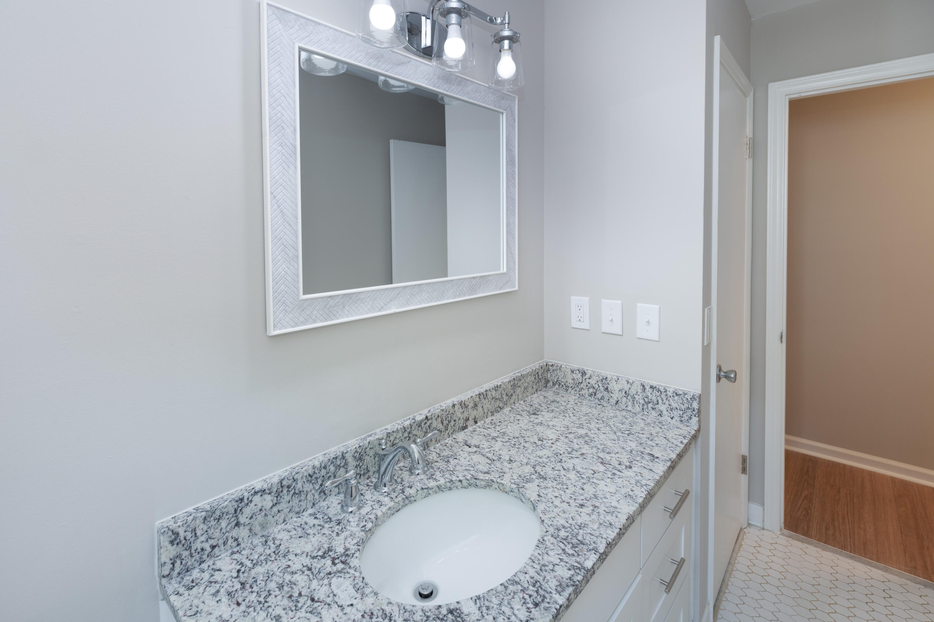2543 Dearborne Road North Charleston, SC 29406 - Photo 28 of 42 2543 Dearborne Rd_Brett Martin Photograp