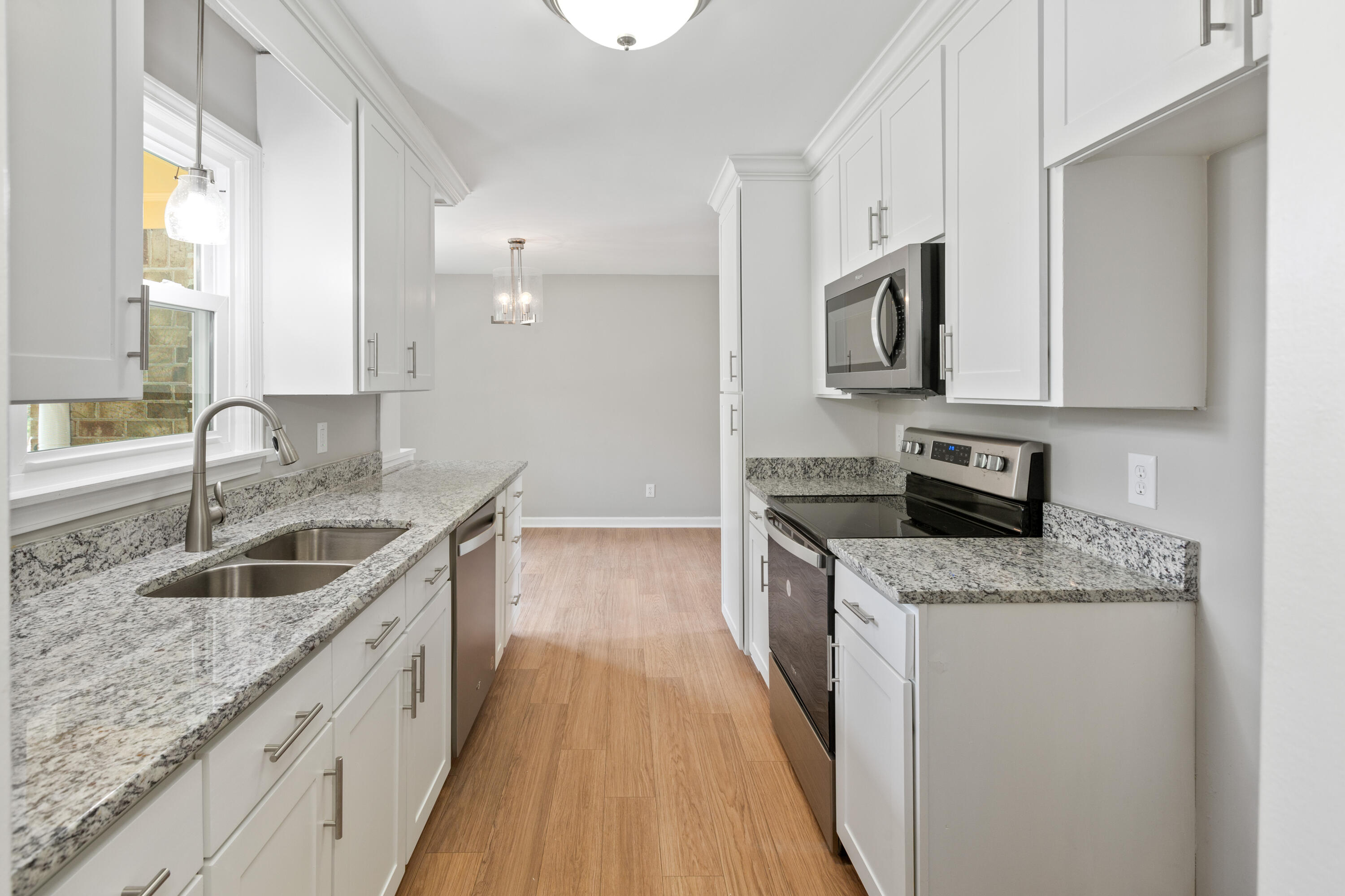 2543 Dearborne Road North Charleston, SC 29406 - Photo 3 of 42 2543 Dearborne Rd_Brett Martin Photograp