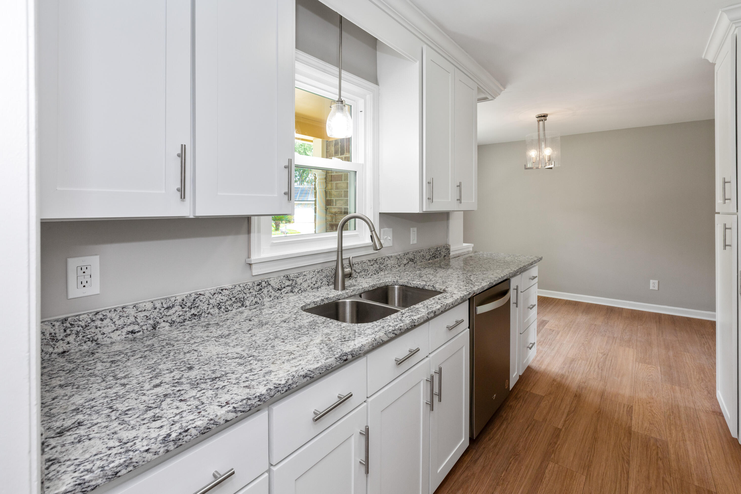 2543 Dearborne Road North Charleston, SC 29406 - Photo 4 of 42 2543 Dearborne Rd_Brett Martin Photograp