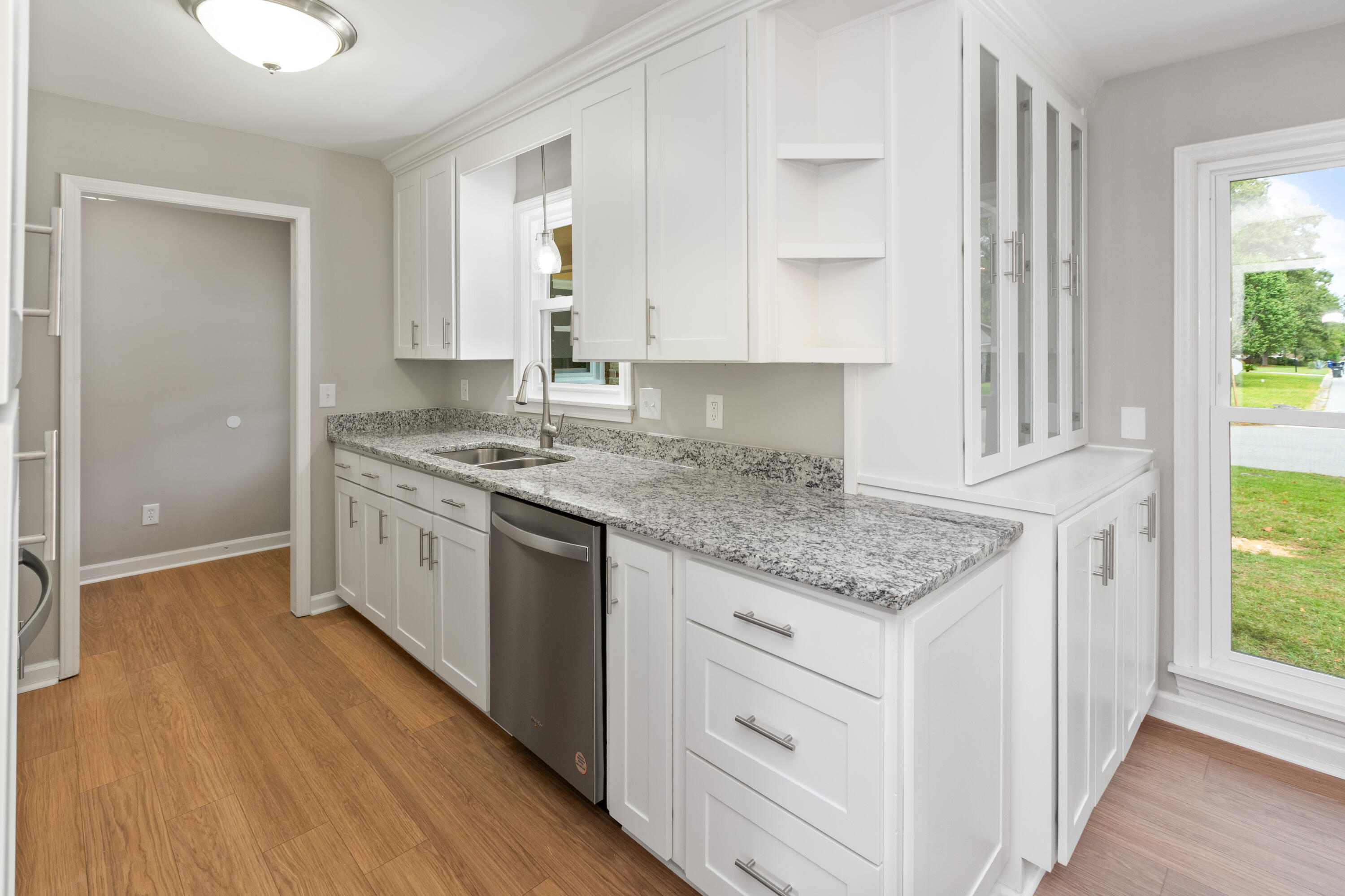 2543 Dearborne Road North Charleston, SC 29406 - Photo 7 of 42 2543 Dearborne Rd_Brett Martin Photograp