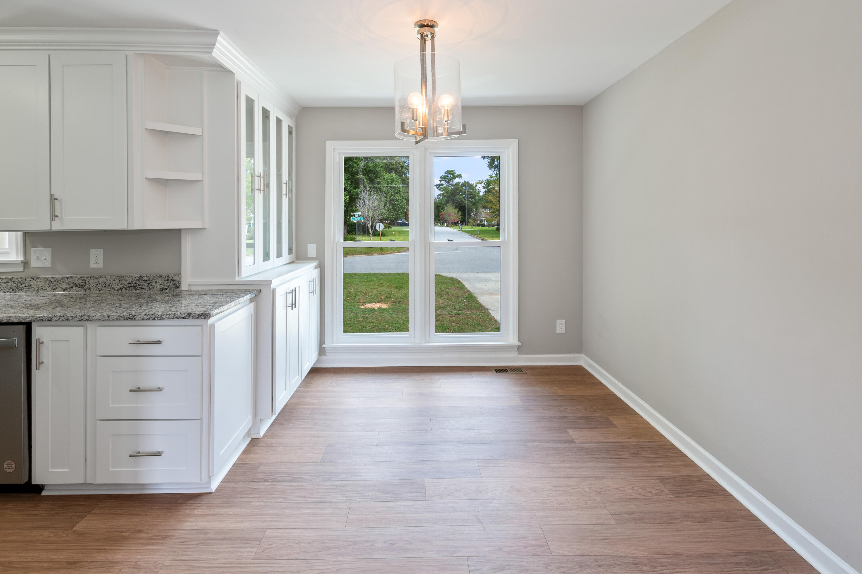 2543 Dearborne Road North Charleston, SC 29406 - Photo 9 of 42 2543 Dearborne Rd_Brett Martin Photograp