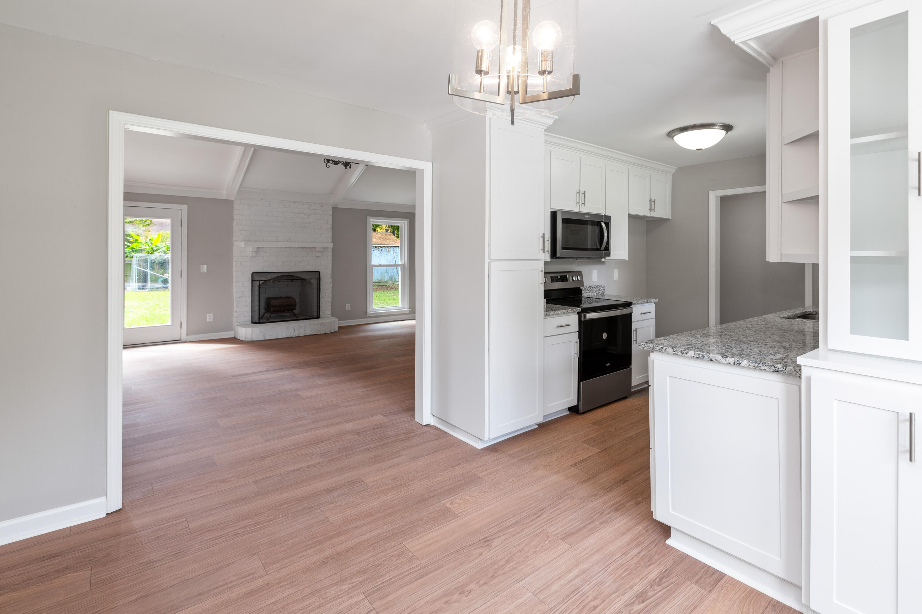 2543 Dearborne Road North Charleston, SC 29406 - Photo 10 of 42 2543 Dearborne Rd_Brett Martin Photograp