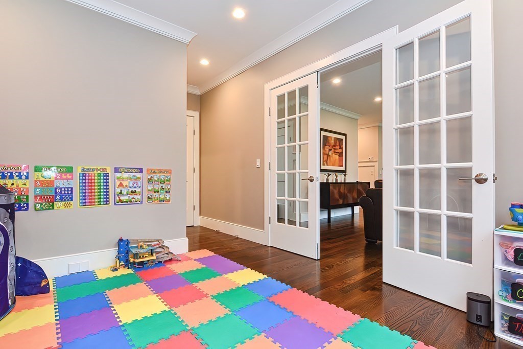 34 Border Road Needham, MA 02492 - Photo 15 of 39