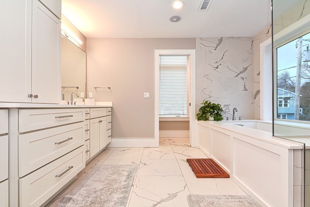 34 Border Road Needham, MA 02492 - Photo 18 of 39