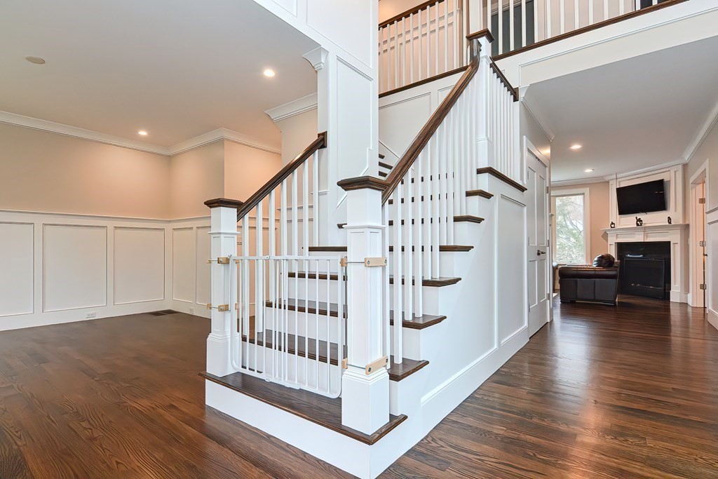 34 Border Road Needham, MA 02492 - Photo 3 of 39