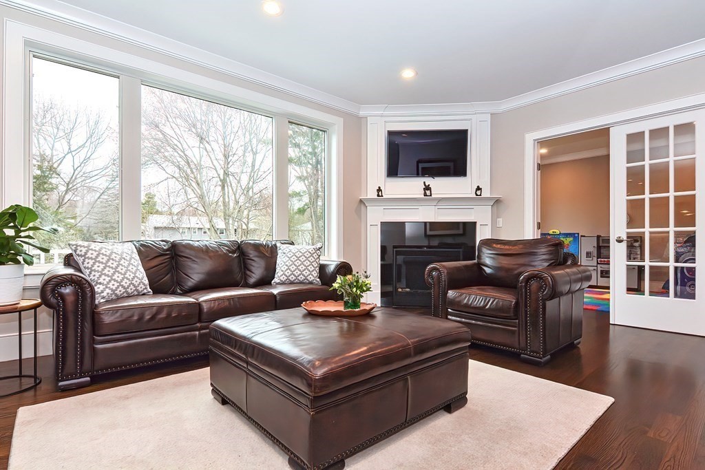 34 Border Road Needham, MA 02492 - Photo 6 of 39