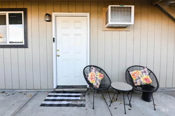 $199,500 | 1711 1st Street South, Unit 3, Nampa, ID 83651