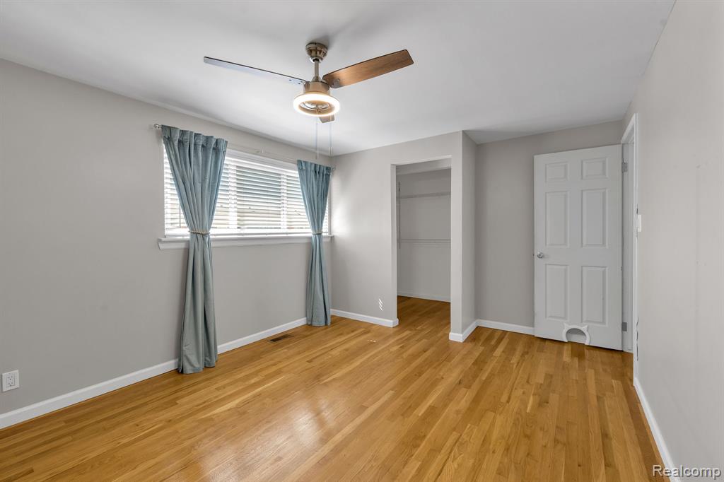8126 Farnum Avenue Warren, MI 48093 - Photo 15 of 35