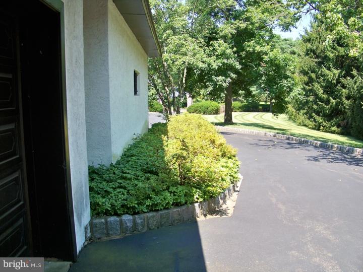 1477 Rydal Road Rydal, PA 19046 - Photo 12 of 25