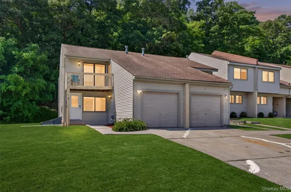 $449,000 | 202 Concord Lane, Middletown, NY 10940