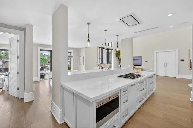 $13,995,000 | 400 Mola Avenue, Fort Lauderdale, FL 33301