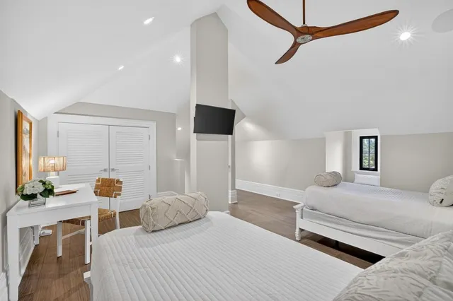 $13,995,000 | 400 Mola Avenue, Fort Lauderdale, FL 33301