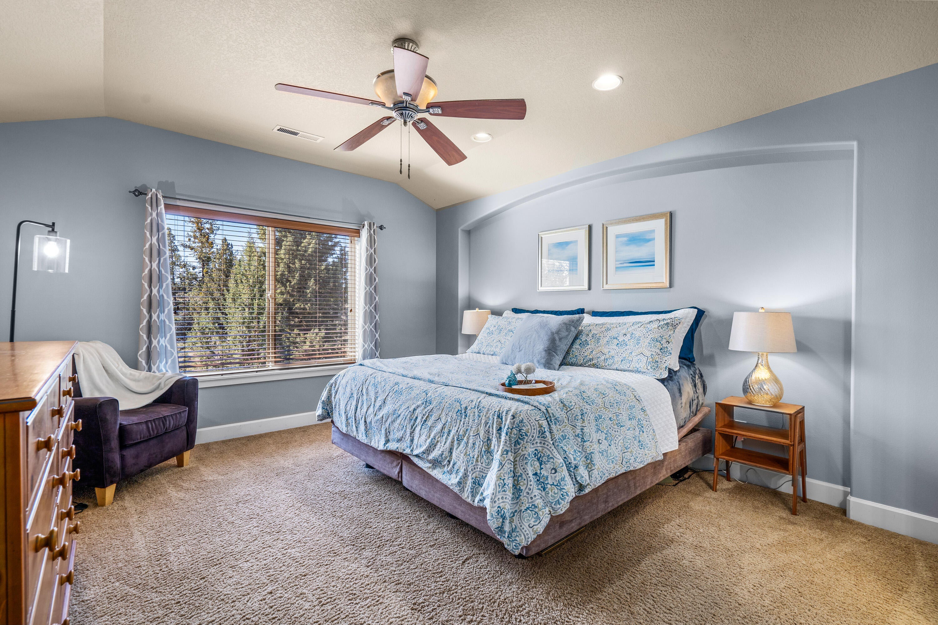 20963 Yeoman Road Bend, OR 97701 - Photo 12 of 34 2022_03_29_20963_yeoman_rd_bend-14