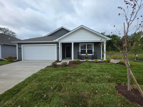 $368,857 | 143 Vine Grv Drive, Circleville, OH 43113
