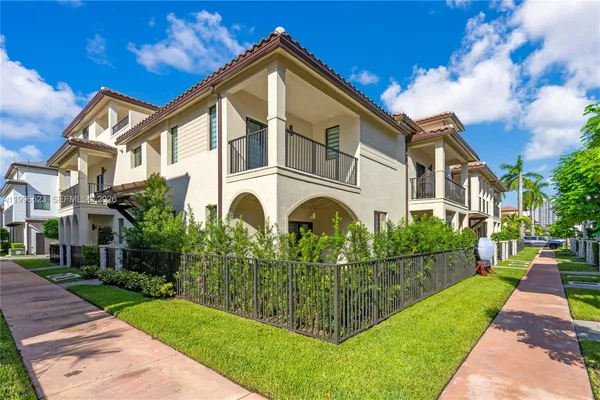 $5,400 | 4608 Northwest 83rd Street, Doral, FL 33122
