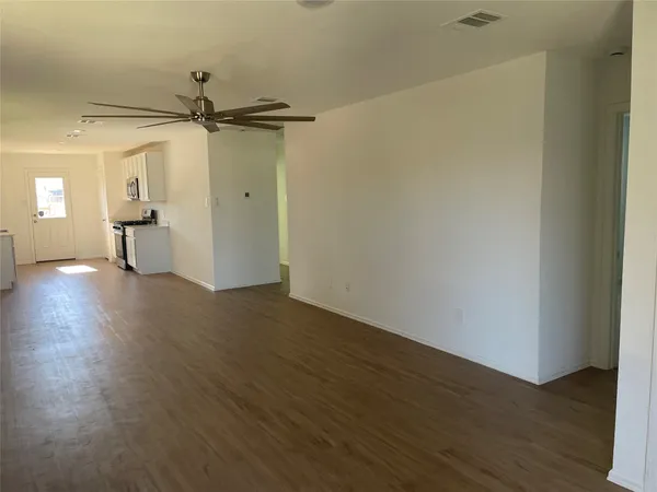 $1,750 | 221 Crystal Bay Lane, Willis, TX 77378