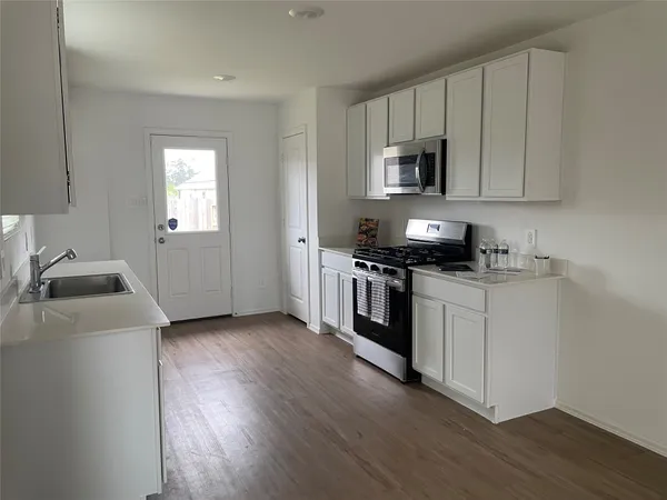 $1,750 | 221 Crystal Bay Lane, Willis, TX 77378