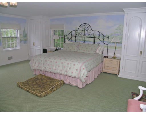 18 Wolcott Rd Extension Brookline, MA 02467 - Photo 12 of 20