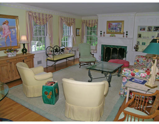 18 Wolcott Rd Extension Brookline, MA 02467 - Photo 8 of 20
