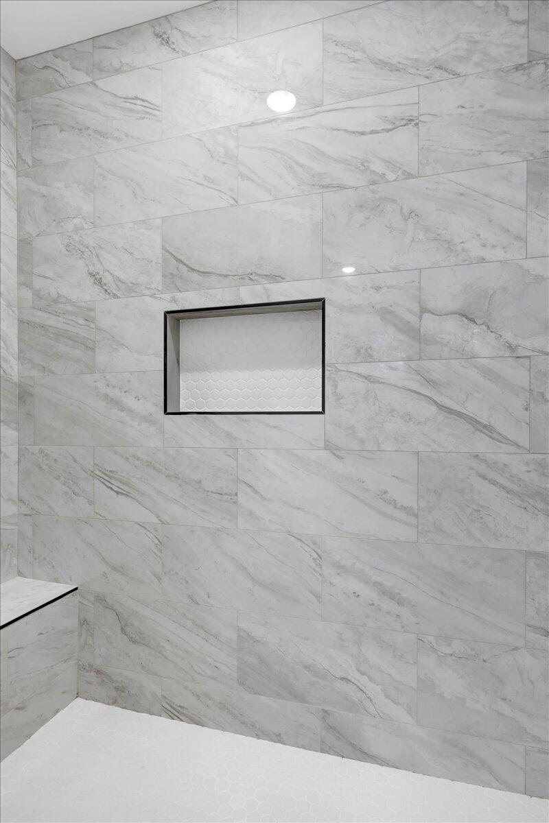 11785 Maddox Drive Georgetown, TN 37336 - Photo 14 of 61 Oversized walk-in Shower