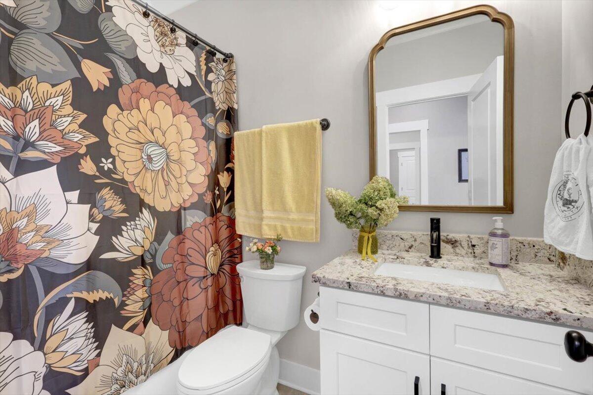 11785 Maddox Drive Georgetown, TN 37336 - Photo 25 of 61 Full Guest Bathroom on first floor