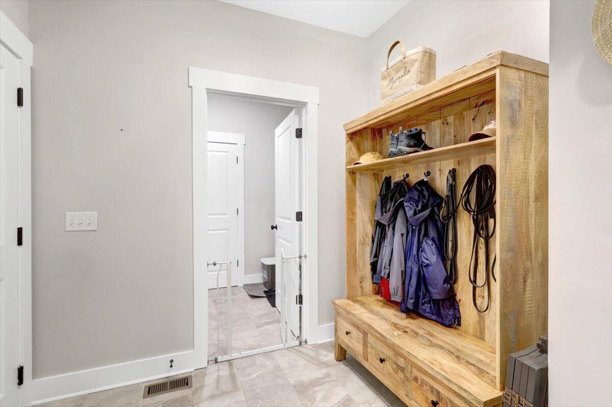 11785 Maddox Drive Georgetown, TN 37336 - Photo 26 of 61 Drop Zone with Storage Bench