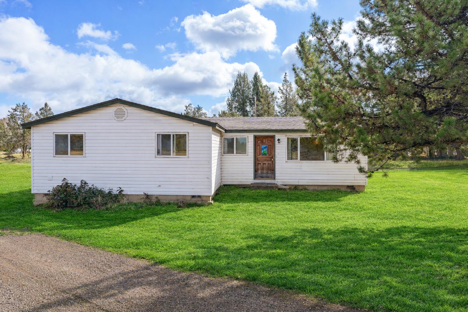 64904 Rimrock Drive Bend, OR 97703 - Photo 2 of 44