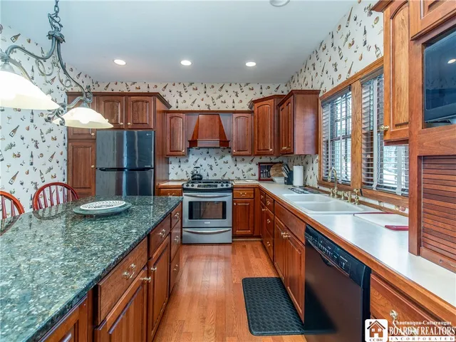 $549,000 | 8415 Highlands, French Creek, NY 14724