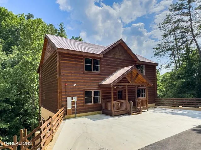 $1,492,500 | 2765 Grn Mountain Way, Sevierville, TN 37876