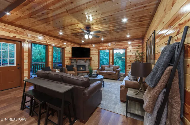 $1,492,500 | 2765 Grn Mountain Way, Sevierville, TN 37876