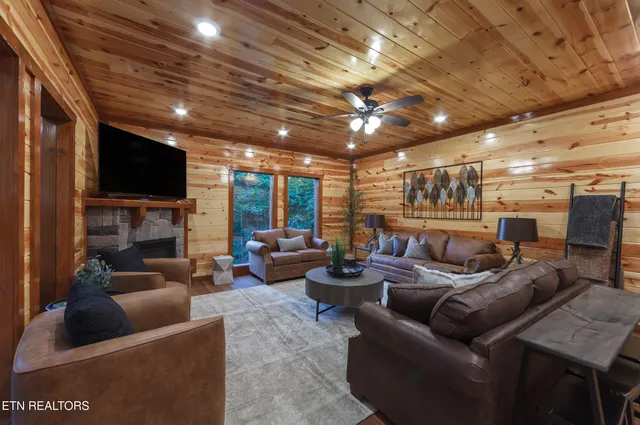 $1,492,500 | 2765 Grn Mountain Way, Sevierville, TN 37876