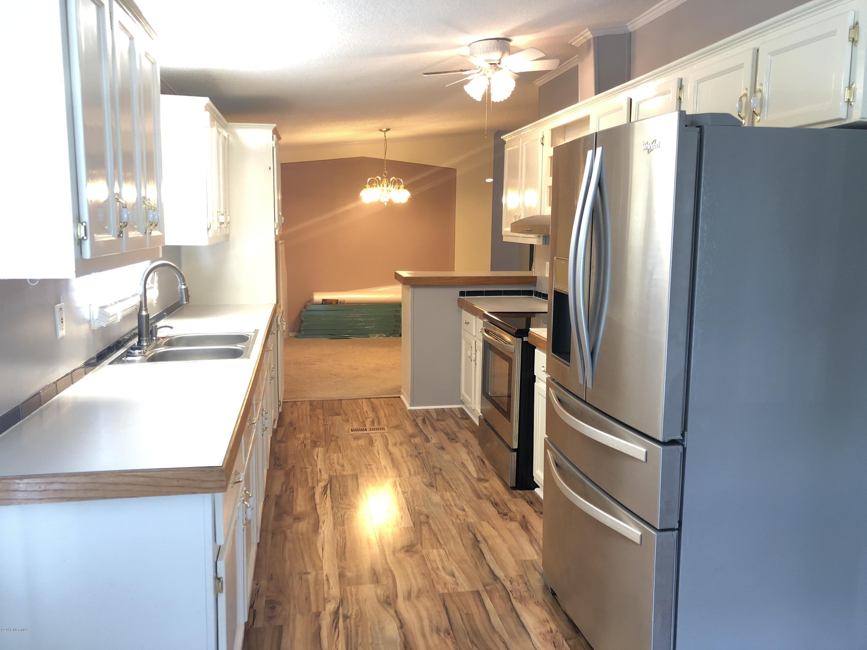 555 Hudnell Road Ernul, NC 28527 - Photo 9 of 37 Kitchen