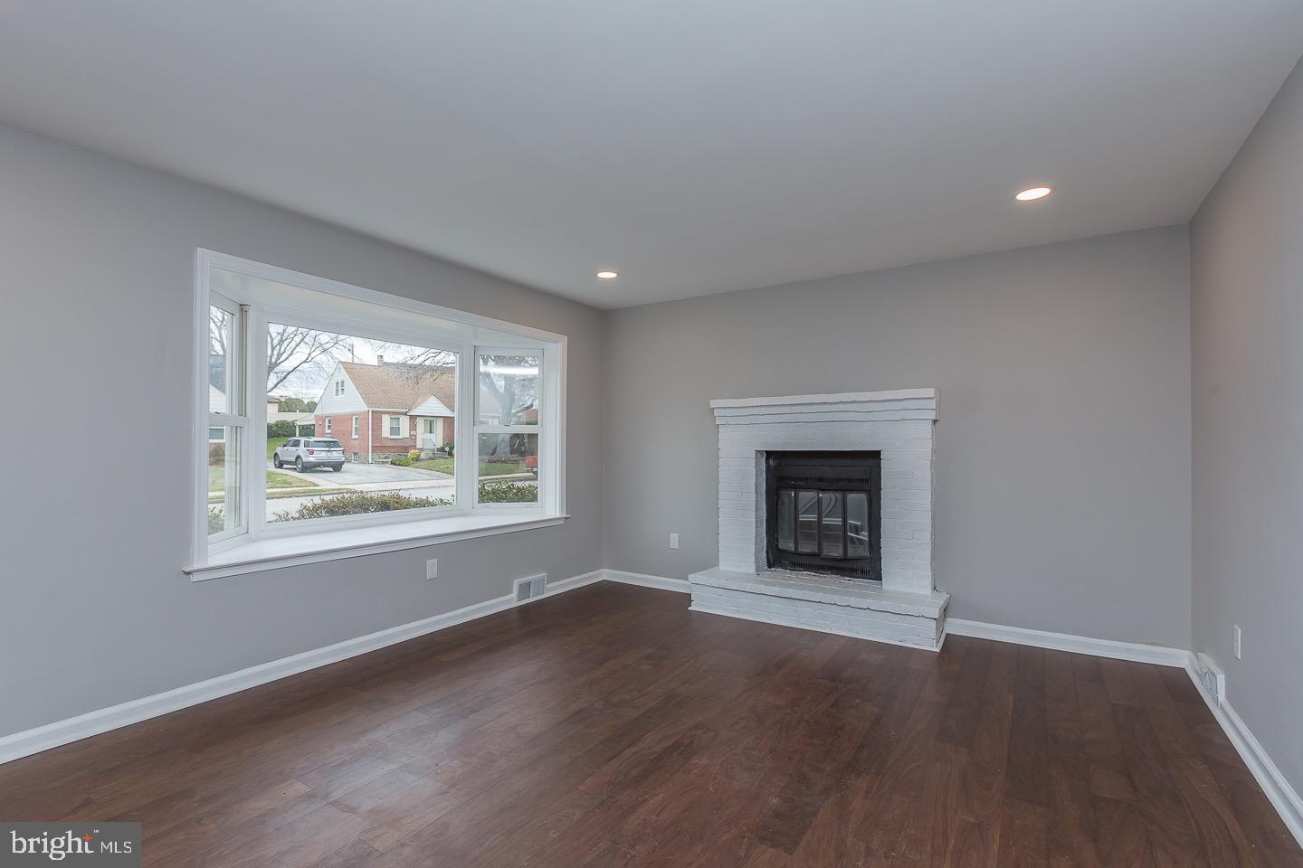 15 South Malin Road Broomall, PA 19008 - Photo 5 of 35 Gallery Image 5