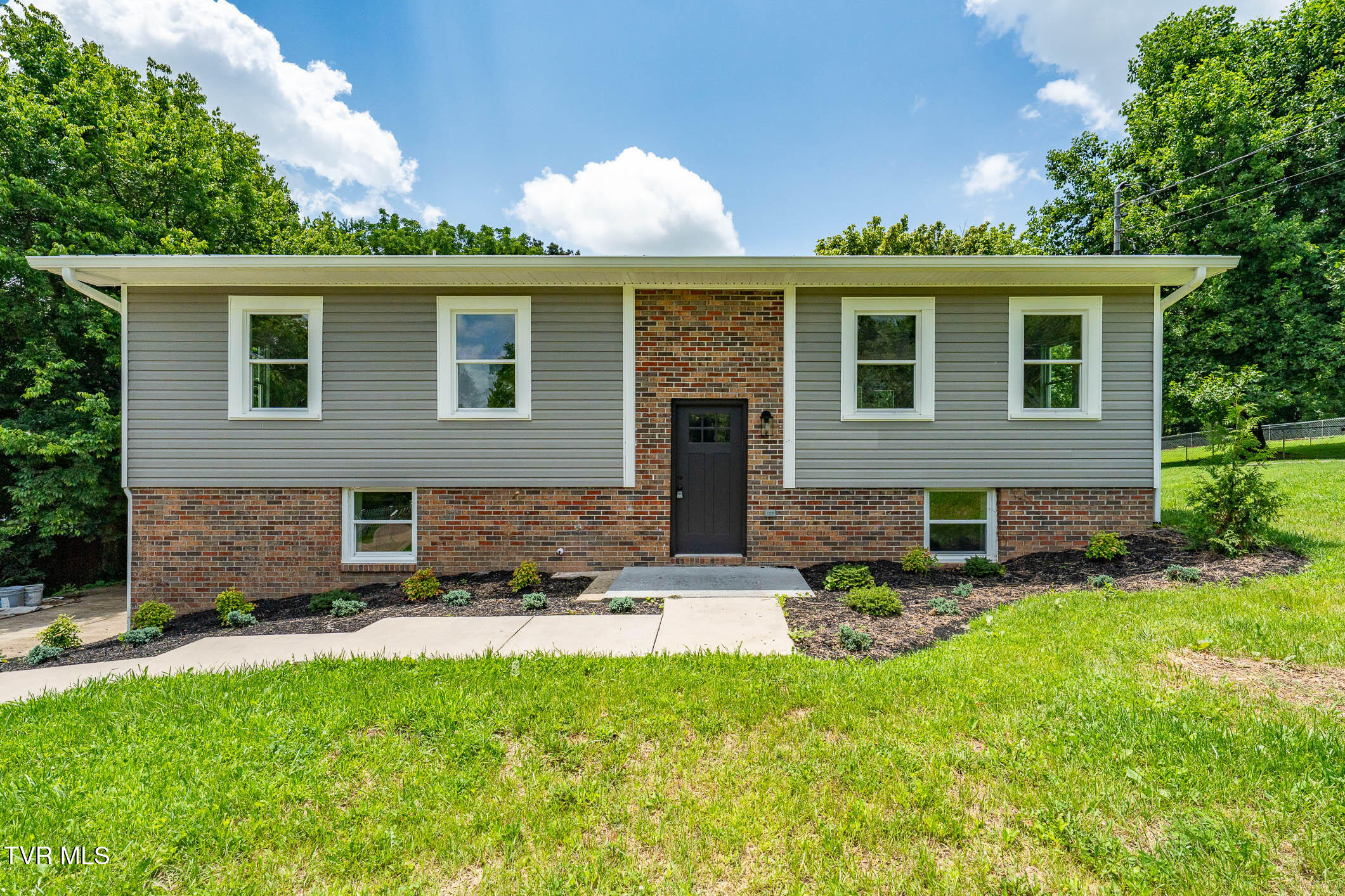 226 Dorothy Circle Limestone, TN 37681 - Photo 11 of 57 226 Dorothy Cir (5 of 28)