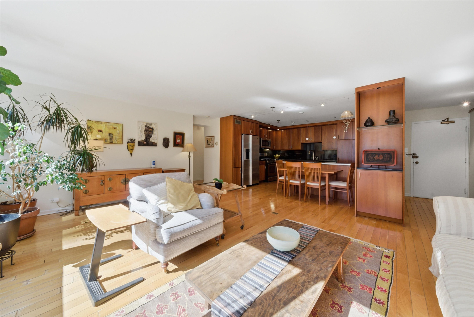 850 North Dewitt Place, Unit 9J Chicago, IL 60611 - Photo 12 of 32