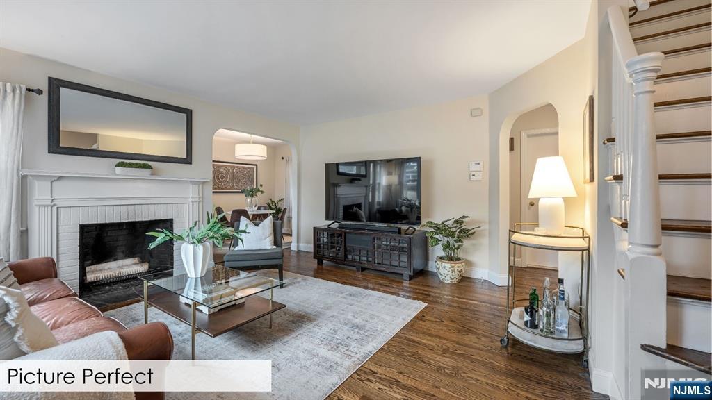 347 Gilbert Street Ridgewood, NJ 07450 - Photo 3 of 19