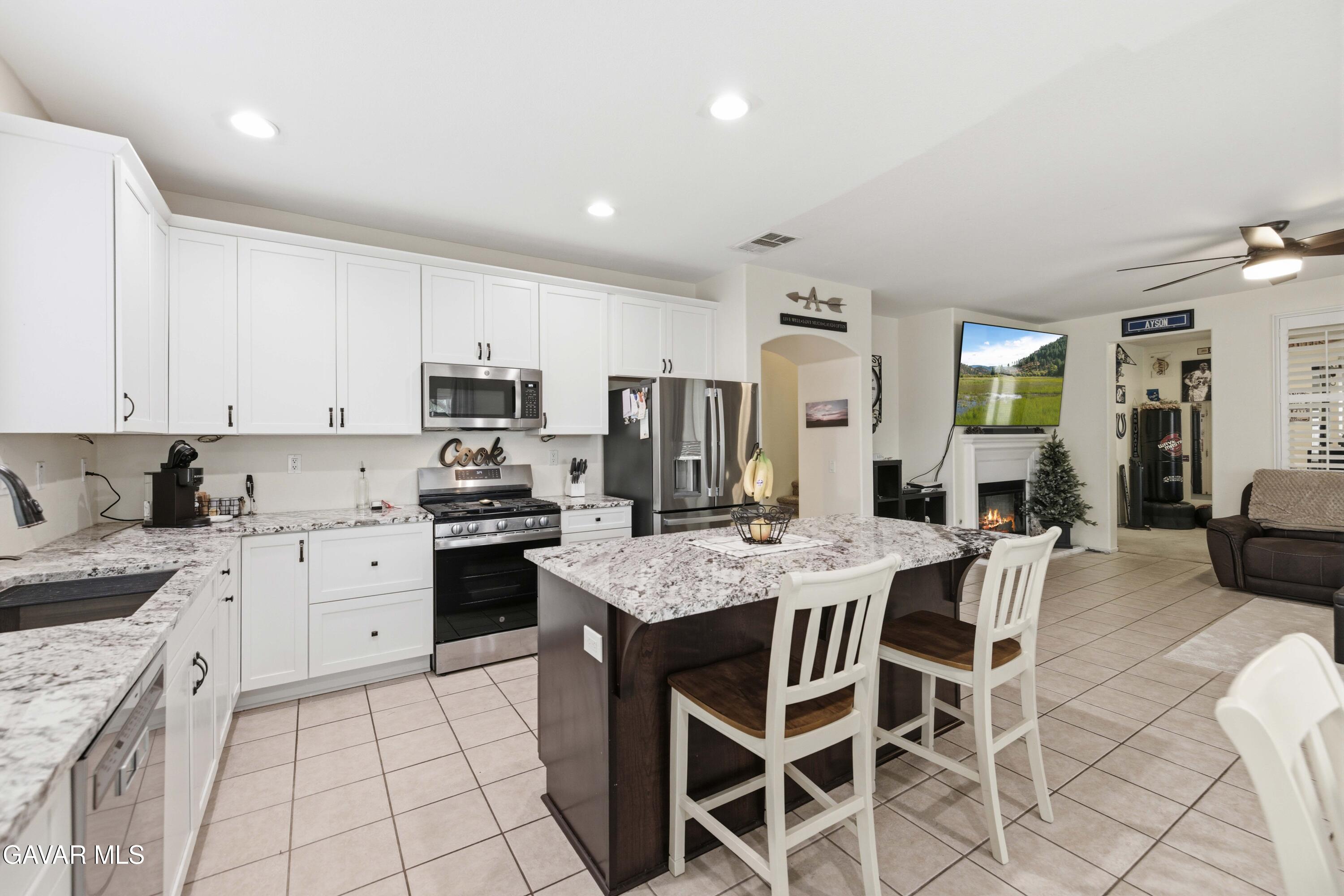 44663 Ruthron Avenue Lancaster, CA 93536 - Photo 12 of 40 44663 Ruthron Ave-12