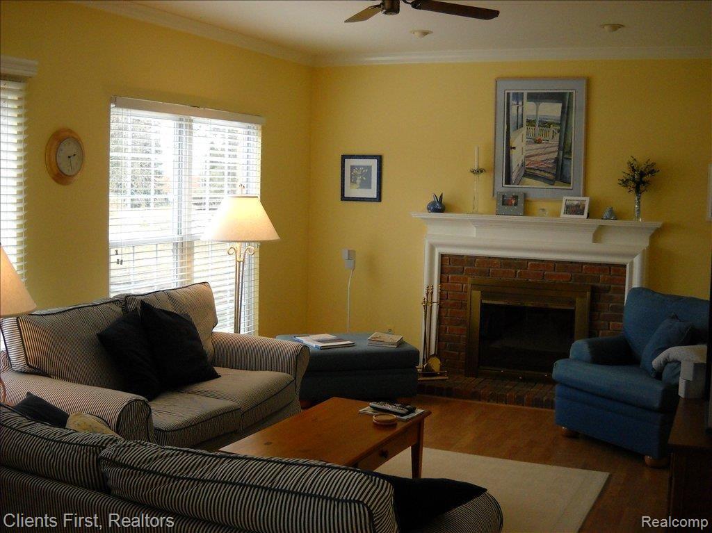45623 Hanford Road Canton, MI 48187 - Photo 3 of 23 family room