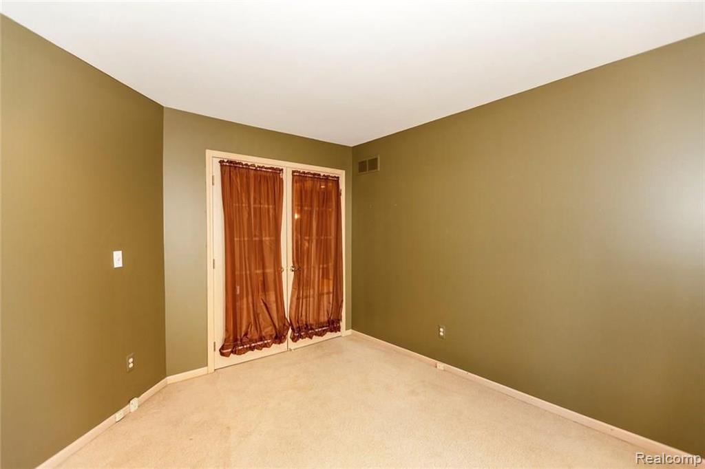 30516 Huntsman Drive West Farmington Hills, MI 48331 - Photo 30 of 54