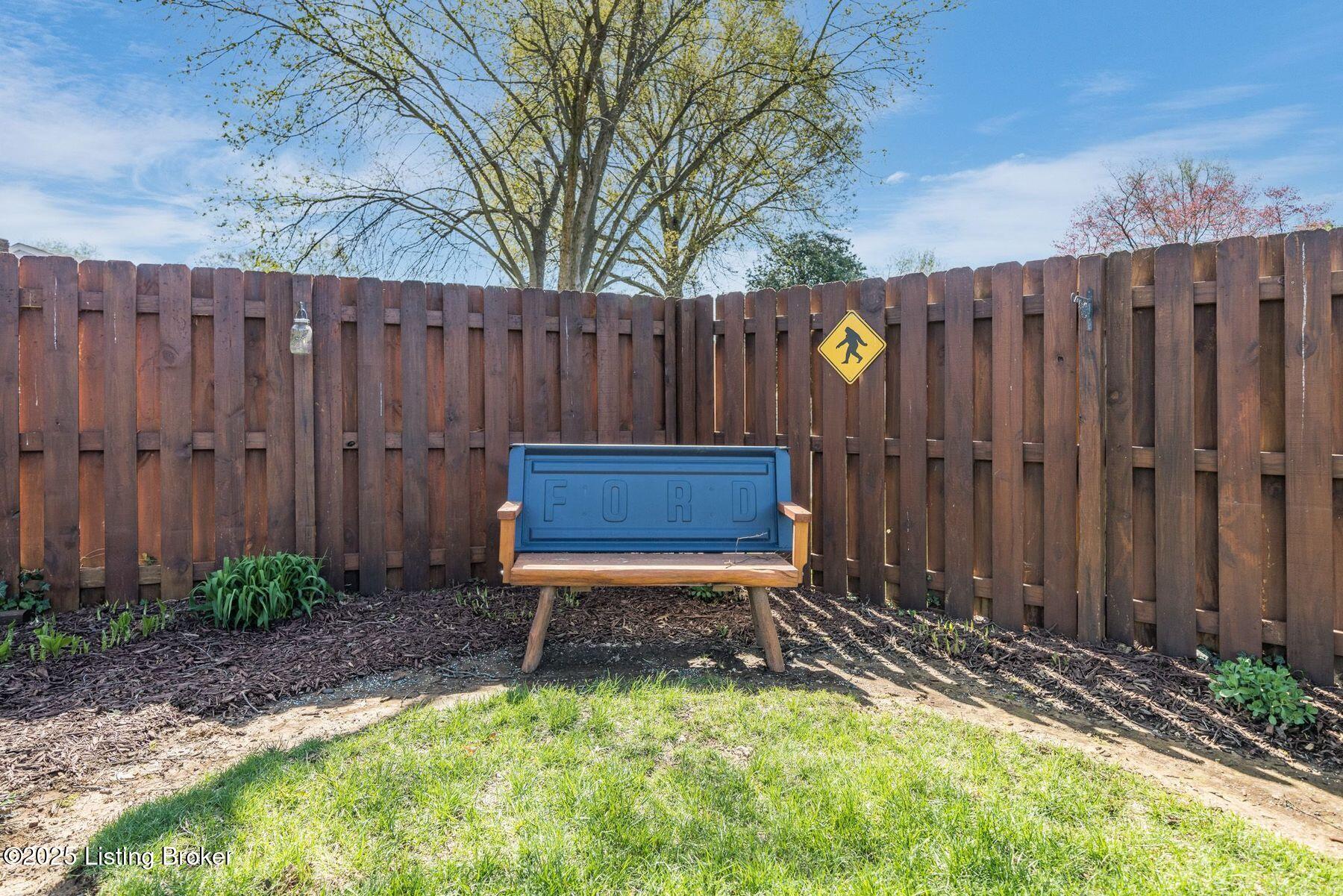 9016 Cardiff Road Louisville, KY 40242 - Photo 49 of 58 photo_online_048