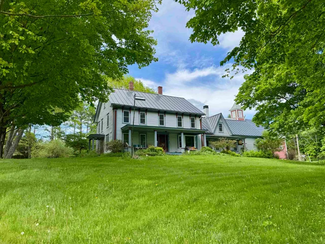 $655,000 | 68 Doe Lane, Newbury, VT 05051