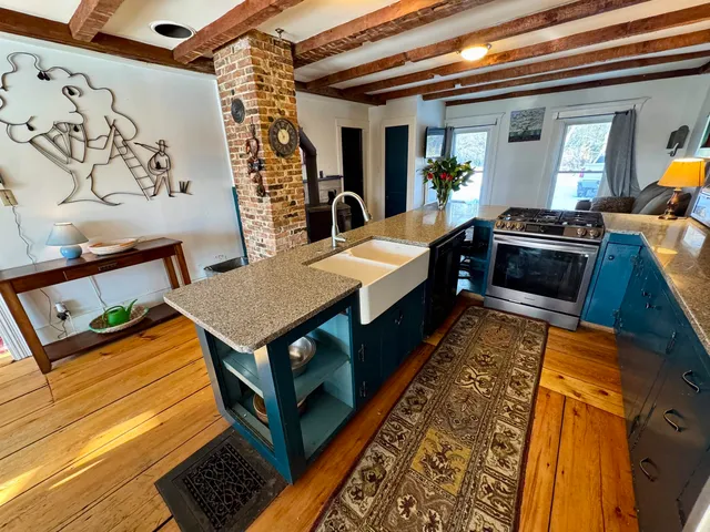 $655,000 | 68 Doe Lane, Newbury, VT 05051