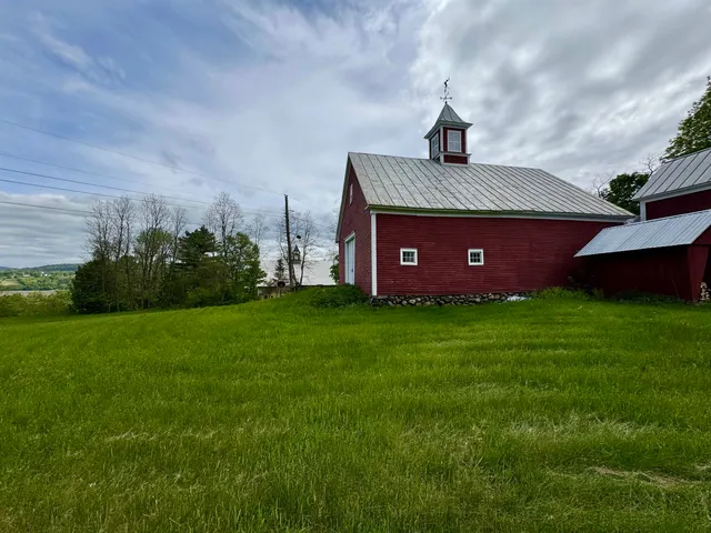 $655,000 | 68 Doe Lane, Newbury, VT 05051
