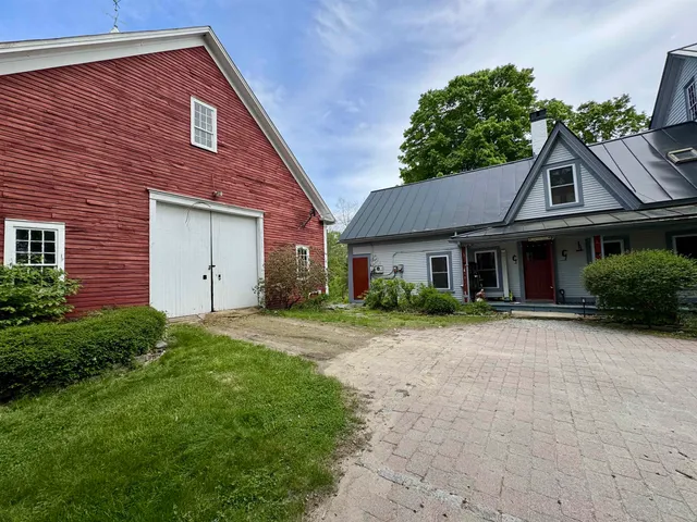 $655,000 | 68 Doe Lane, Newbury, VT 05051